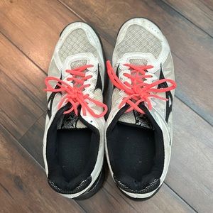 Mizuno womens volleyball shoes